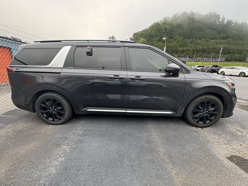 Used 2022 Kia Carnival SX FWD image 7