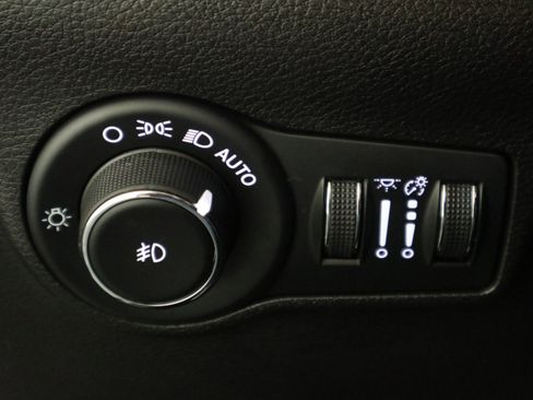 Used 2023 Jeep Compass Trailhawk image 33