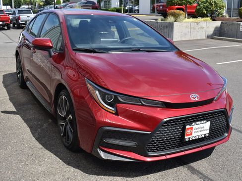 Used 2022 Toyota Corolla SE w/ SE Premium Package FWD image 3