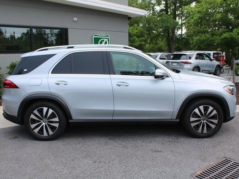 Used 2024 Mercedes-Benz GLE 350 4MATIC image 3