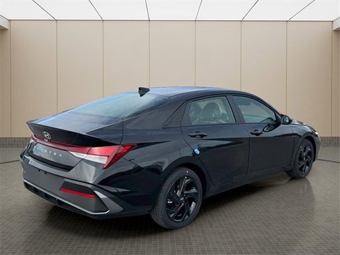 New 2026 Hyundai Elantra Sport image 3