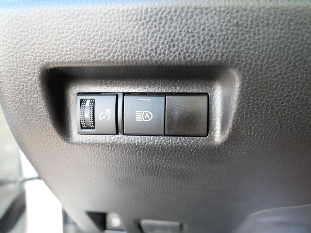 Certified 2025 Toyota RAV4 LE AWD/4WD image 27