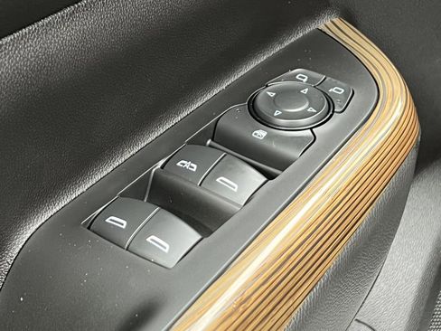 Used 2023 GMC Acadia SLE w/ LPO, Floor Liner Package image 15