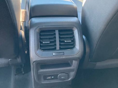 Used 2019 Volkswagen Tiguan SE w/ Panoramic Sunroof Package image 14