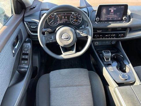 Used 2023 Nissan Rogue SV image 19