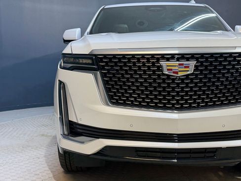 Used 2023 Cadillac Escalade Premium Luxury AWD/4WD image 21