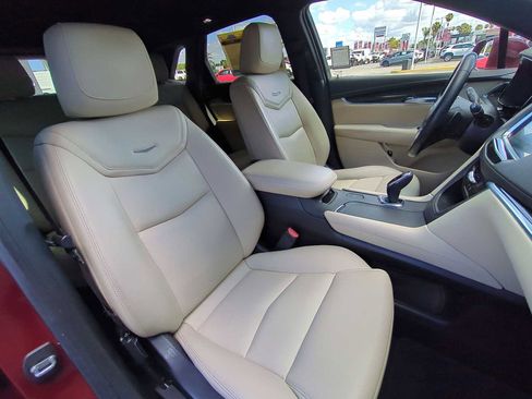 Used 2018 Cadillac XT5 FWD image 26