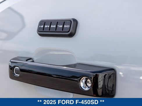 Used 2025 Ford F450 Platinum w/ Platinum Plus Package AWD/4WD image 18
