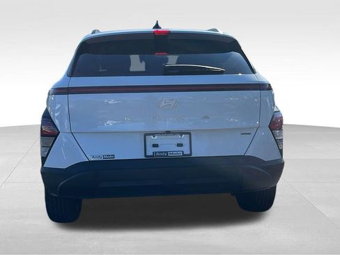 Used 2025 Hyundai Kona SEL image 4