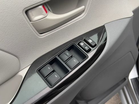 Used 2011 Toyota Sienna LE w/ Towing Pkg FWD image 23