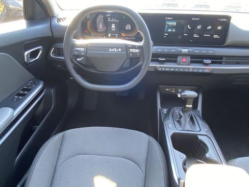 New 2025 Kia K4 LX image 11