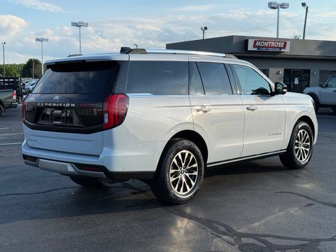 Used 2025 Ford Expedition Platinum AWD/4WD image 4