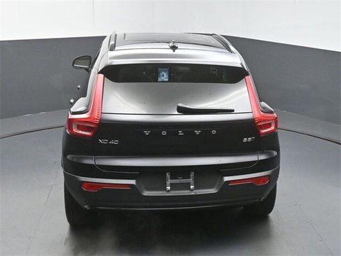 Used 2025 Volvo XC40 B5 Ultra image 47