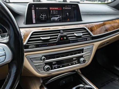 Used 2019 BMW 750i xDrive w/ M Sport Package AWD/4WD image 29