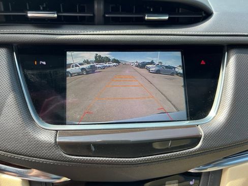 Used 2017 Cadillac XT5 Luxury w/ Driver Awareness Package FWD image 16