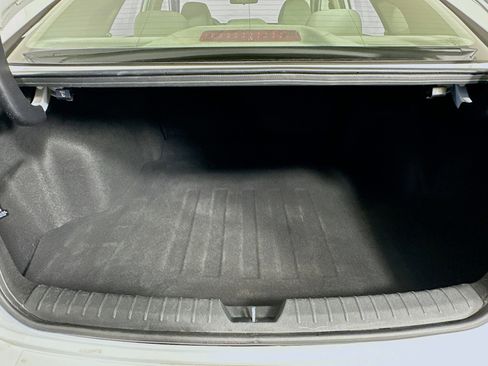 Used 2018 Kia Optima LX w/ 17" Alloy Wheels Package image 27