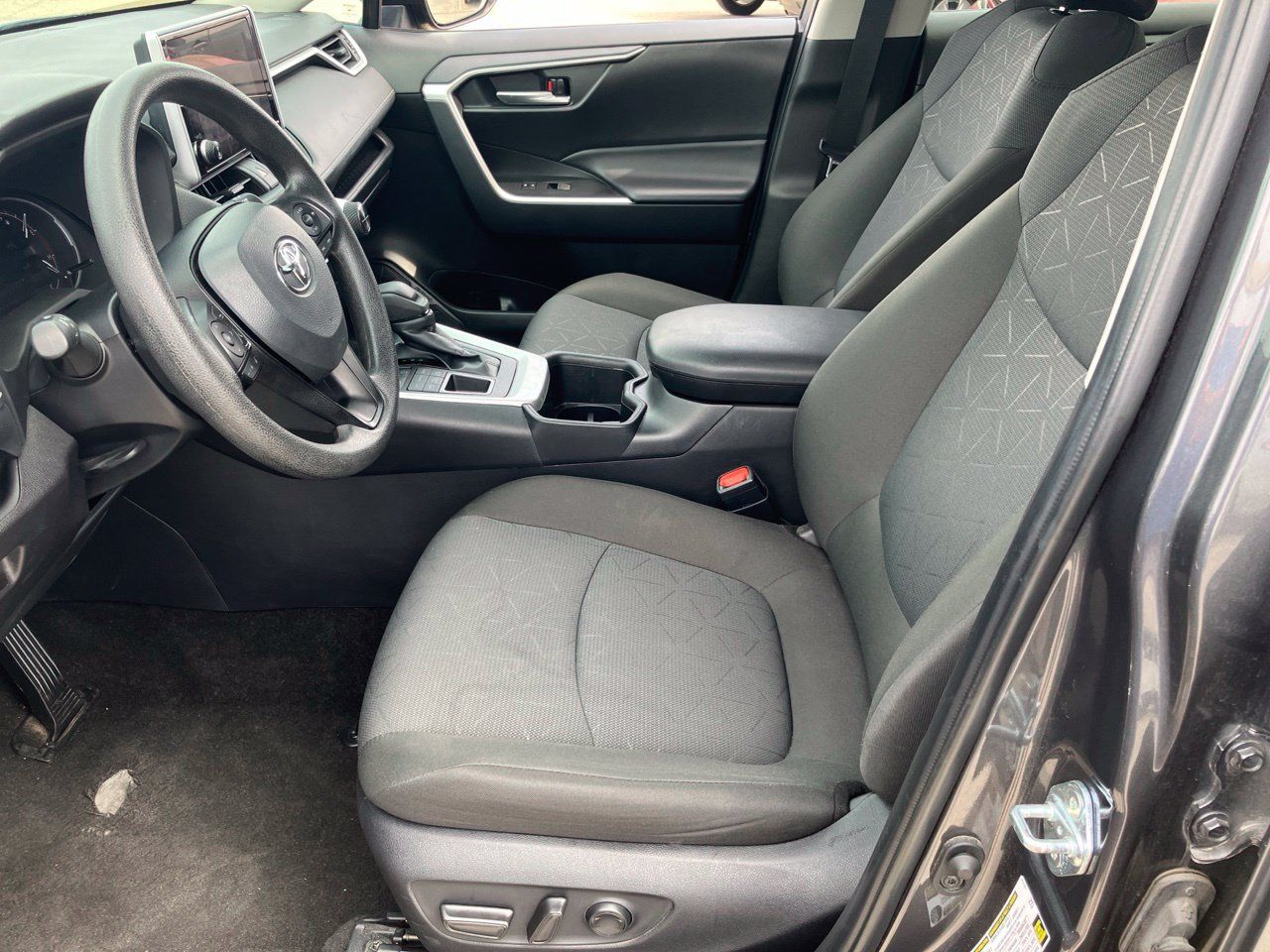 Used 2025 Toyota RAV4 XLE AWD/4WD image 7