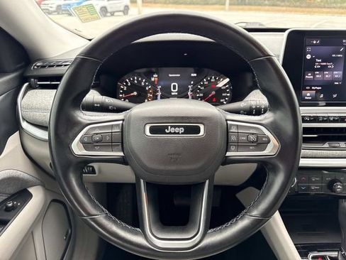 Used 2022 Jeep Compass Latitude w/ Sun and Sound Group image 14