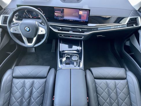 Used 2024 BMW X7 xDrive40i w/ Premium Package AWD/4WD image 16