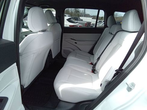 New 2026 Jeep Cherokee Laredo image 24