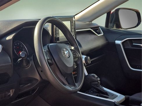 Used 2019 Toyota RAV4 XLE image 21