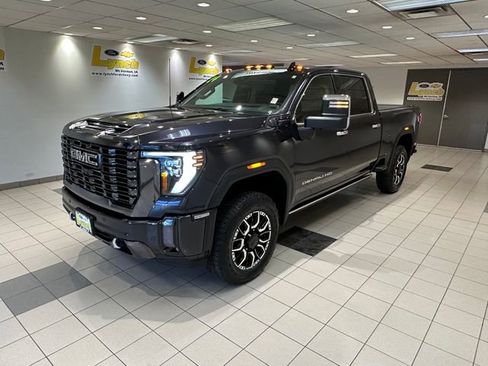 Used 2024 GMC Sierra 2500 Denali Ultimate w/ Max Trailering Package AWD/4WD image 2