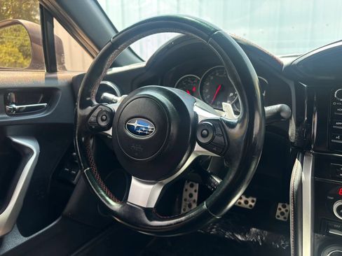 Used 2017 Subaru BRZ Limited w/ Popular Package #3 RWD image 12