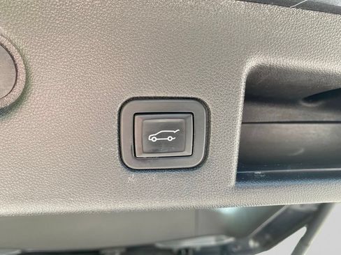 Used 2019 Chevrolet Equinox LT AWD/4WD image 17