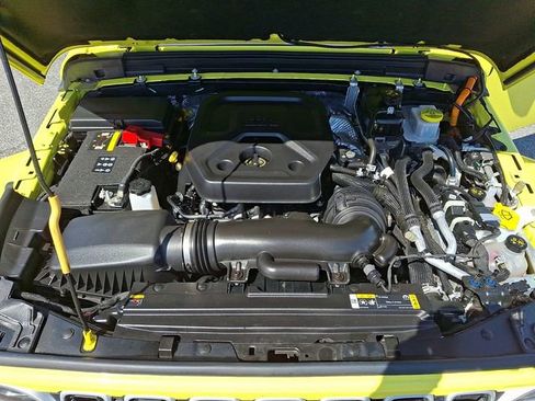 Used 2024 Jeep Wrangler Unlimited Sahara w/ Technology Group image 28