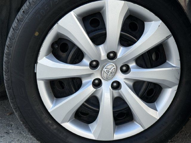 Used 2024 Toyota Corolla LE FWD image 10