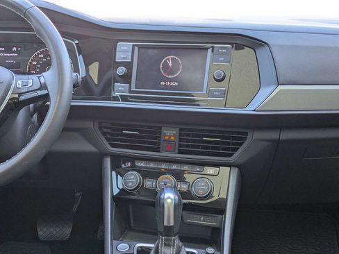 Used 2021 Volkswagen Jetta SE FWD image 20