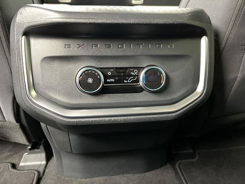 Used 2025 Ford Expedition Max Active AWD/4WD image 12