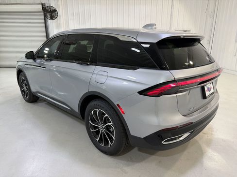 New 2026 Lincoln Nautilus Premier image 26