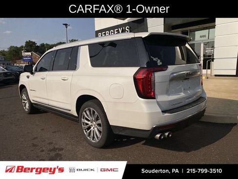 Used 2022 GMC Yukon XL Denali w/ Denali Premium Package AWD/4WD image 3