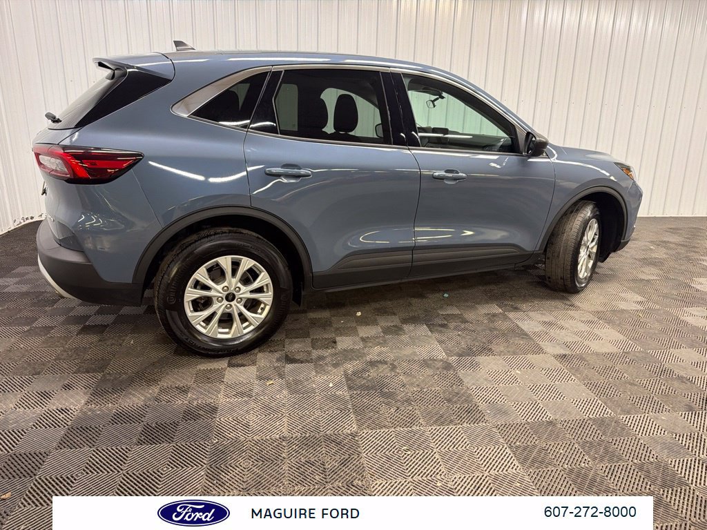 Used 2024 Ford Escape Active AWD/4WD image 3
