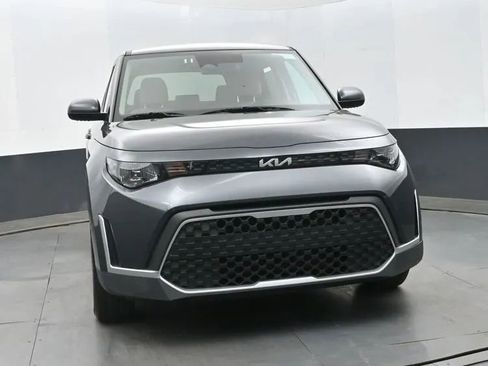 Used 2025 Kia Soul LX w/ LX Technology Package FWD image 3