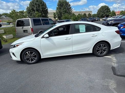 Used 2024 Kia Forte LXS FWD image 14
