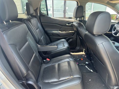 Used 2017 GMC Acadia SLT FWD image 11