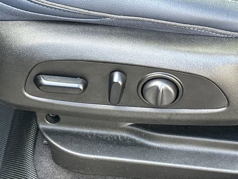 Used 2022 Chevrolet Bolt EUV Premier w/ Sun & Sound Package image 42