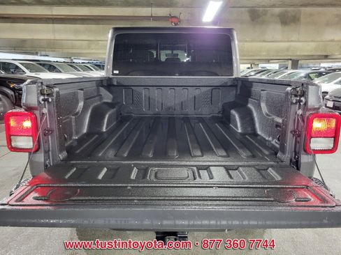 Used 2021 Jeep Gladiator Overland w/ Popular Equipment Package image 13