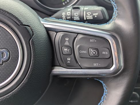 Used 2021 Jeep Wrangler Unlimited Rubicon 4xe w/ Safety Group AWD/4WD image 32
