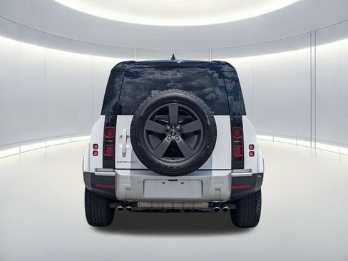 Used 2024 Land Rover Defender 110 SE AWD/4WD image 5