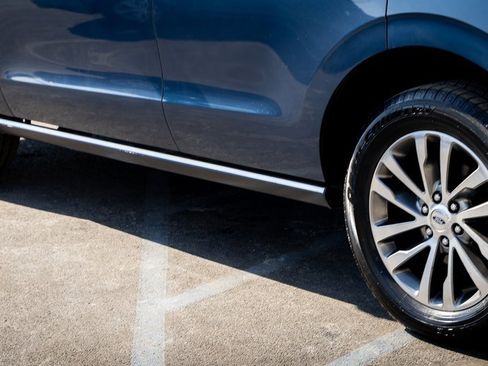 Used 2018 Ford Expedition Limited w/ Driver Assistance Package image 22