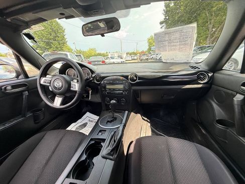 Used 2006 MAZDA MX-5 Miata Touring RWD image 11