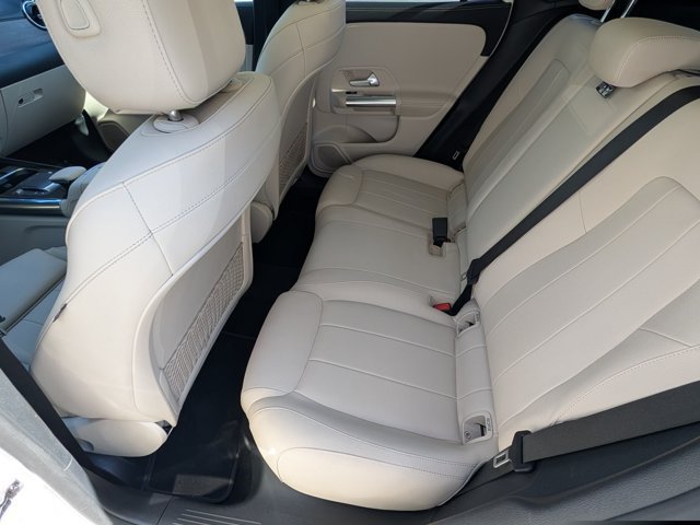 Used 2021 Mercedes-Benz GLA 250 4MATIC w/ Premium Package image 17