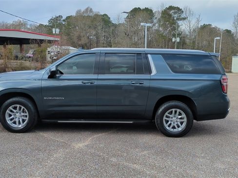 Used 2021 Chevrolet Suburban LT image 8