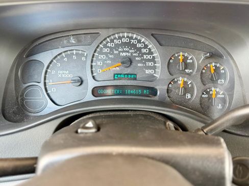 Used 2004 Chevrolet Tahoe LT w/ LT Preferred Equipment Group AWD/4WD image 19