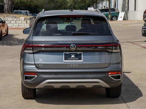 New 2025 Volkswagen Taos SE image 7