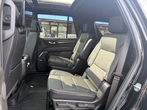 Used 2024 GMC Yukon Denali w/ Advanced Technology Package AWD/4WD image 14