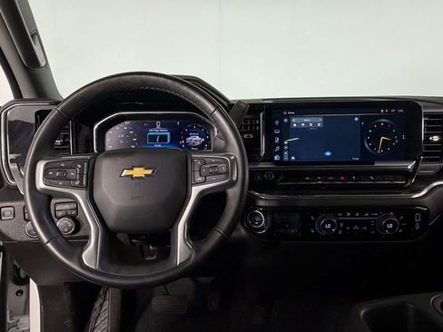 Used 2024 Chevrolet Silverado 1500 LT image 31